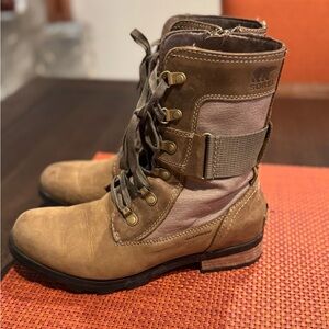 Sorel Women's Olive Green  Boots size 8
